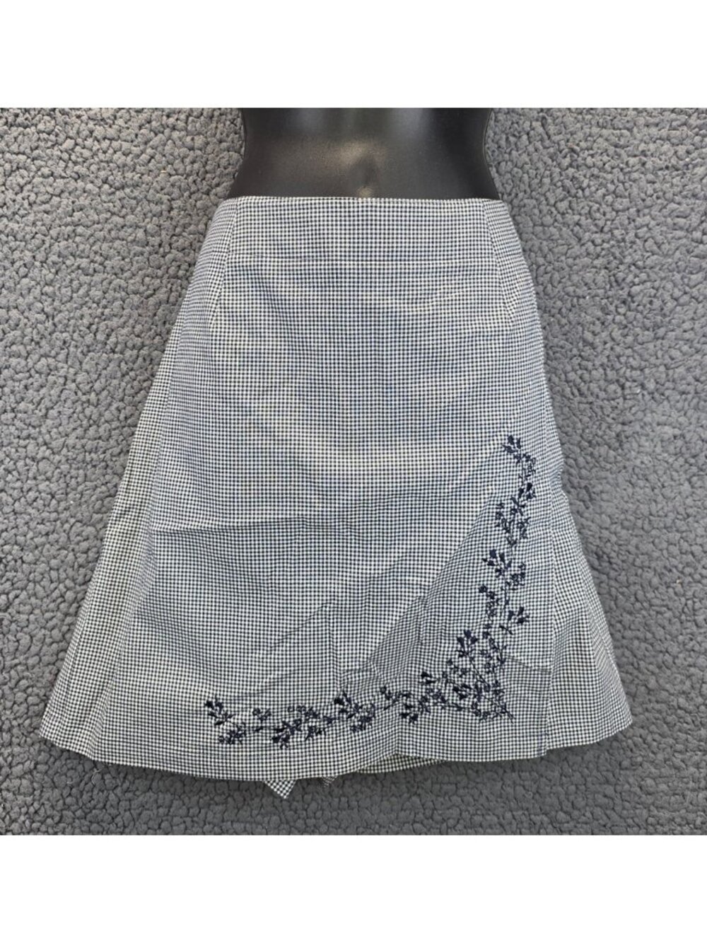 Liz Claiborne Lizsport Gingham Check Skort 12 Black Floral Embroidered Preppy
